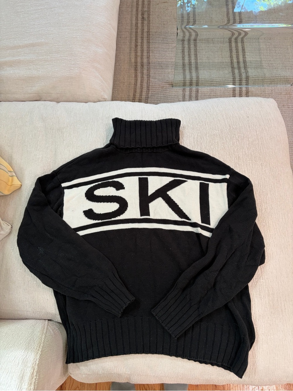 Elan Black and White Turtleneck Ski Pullover